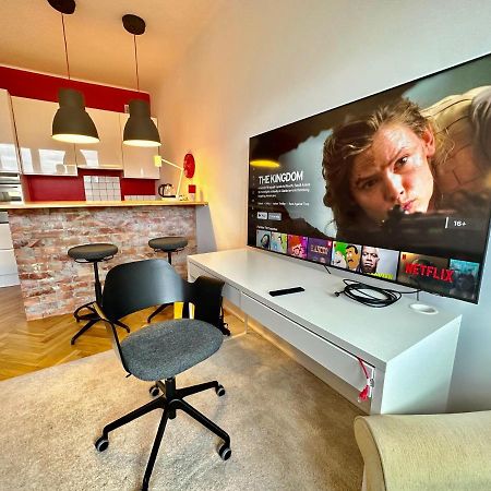 바르샤바 Super Beauty Metro Wifi 65'Tv Netflix Hbo Appletv+ 아파트 외부 사진